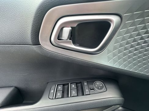 Used 2020 Kia Soul LX image 15