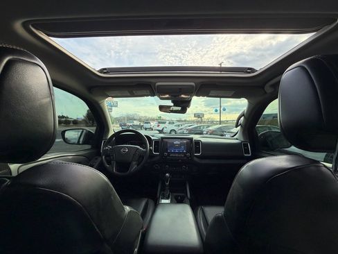 Used 2023 Nissan Frontier SV w/ SV Premium Package image 22