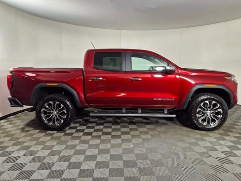 Used 2024 GMC Canyon Denali image 6