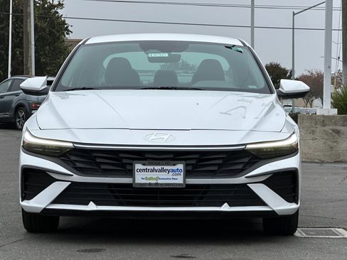 Used 2024 Hyundai Elantra SEL image 9