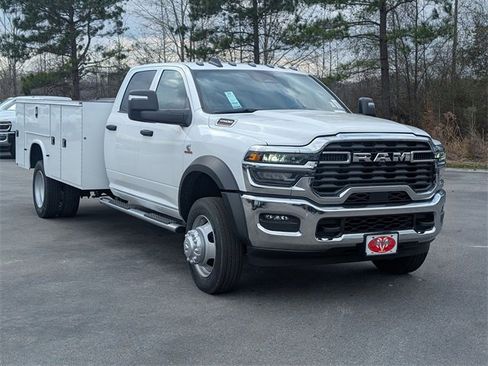New 2026 RAM 5500 Tradesman image 2