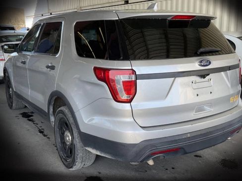 Used 2016 Ford Explorer 4WD Police Interceptor image 3
