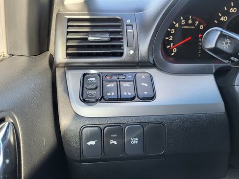 Used 2010 Honda Odyssey Touring image 18