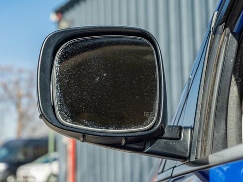 Used 2018 Dodge Grand Caravan SE w/ UConnect Hands-Free Group image 11