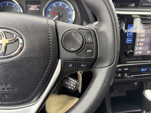 Used 2018 Toyota Corolla LE w/ LE Premium Package w/Moonroof image 31