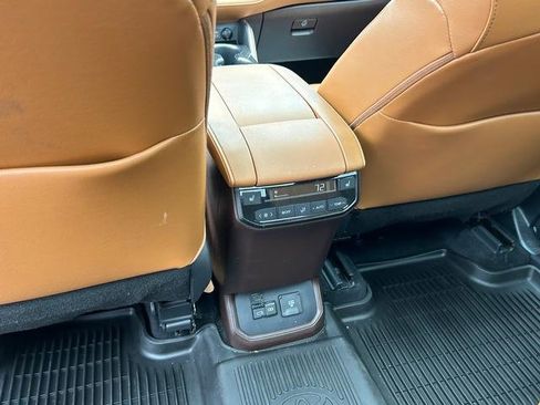 Used 2022 Toyota Highlander Platinum image 15