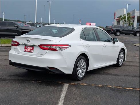 Used 2020 Toyota Camry LE FWD image 5