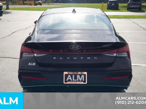 Certified 2026 Hyundai Elantra SE FWD image 6