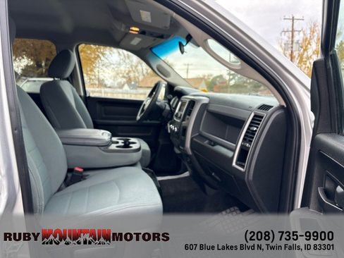 Used 2018 RAM 2500 Tradesman w/ Chrome Appearance Group image 25