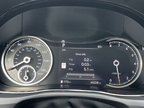 Used 2025 Genesis GV70 2.5T AWD/4WD image 13