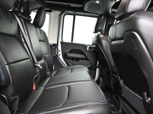 Used 2024 Jeep Wrangler Unlimited Rubicon 4xe image 17