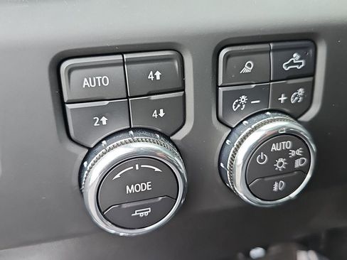 Certified 2025 GMC Sierra 2500 AT4 AWD/4WD image 24