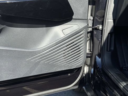 New 2025 Volkswagen ID.4 Pro image 21