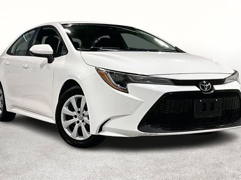 Used 2022 Toyota Corolla LE image 1