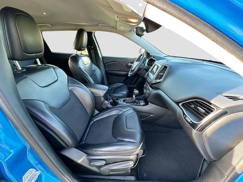 Used 2021 Jeep Cherokee Latitude Plus image 27