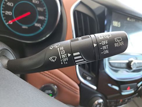 Used 2018 Chevrolet Cruze LT w/ Leather Package image 19