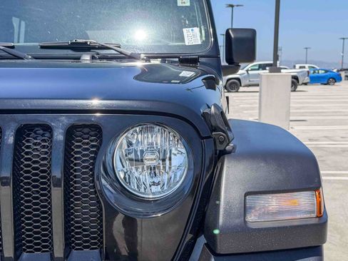 Used 2022 Jeep Wrangler Unlimited Sport AWD/4WD image 7