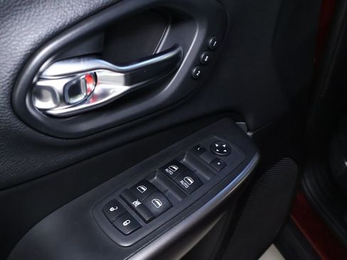 Used 2019 Jeep Cherokee Limited w/ Luxury Group image 14