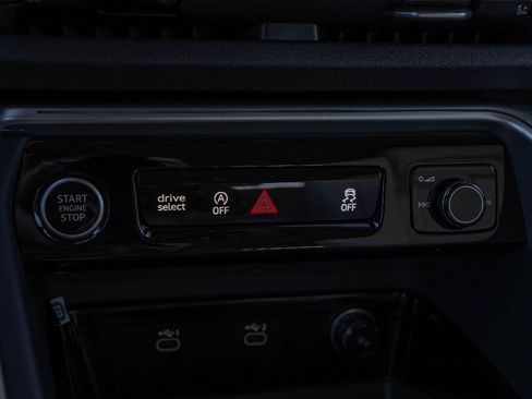 New 2025 Audi Q5 Premium Plus image 16