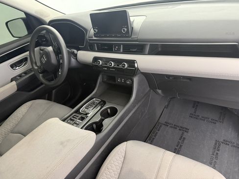Used 2023 Honda Pilot LX image 11