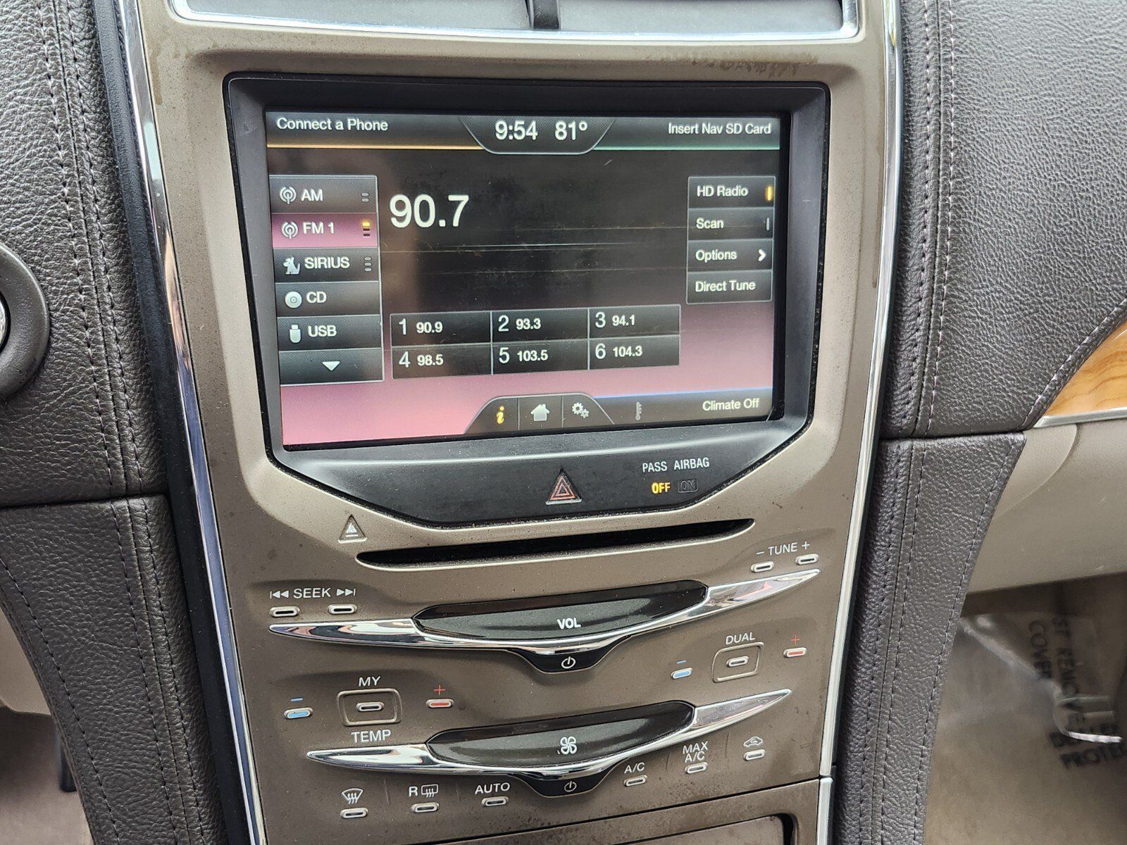 Used 2011 Lincoln MKX 2WD w/ 102A Rapid Spec Order Code image 19