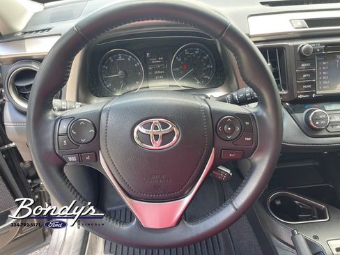 Used 2018 Toyota RAV4 XLE FWD image 7