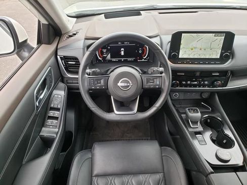 Used 2022 Nissan Rogue Platinum w/ Head-Up Display Package image 15