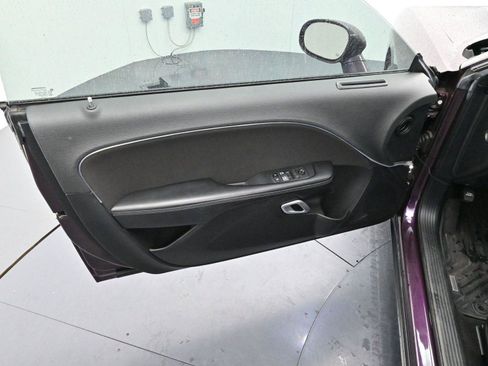 Used 2021 Dodge Challenger SXT w/ Blacktop Package image 9