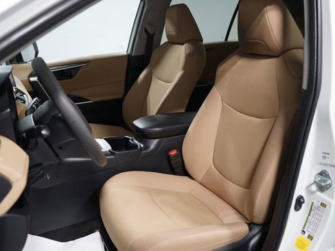 Certified 2025 Toyota RAV4 LE image 26