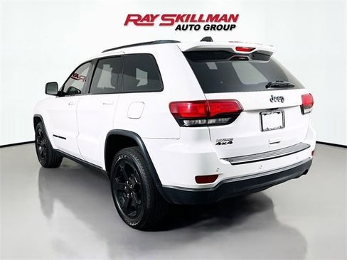 Used 2020 Jeep Grand Cherokee Laredo image 5