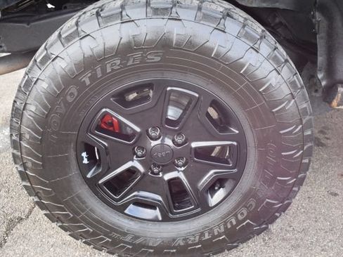 Used 2015 Jeep Wrangler Unlimited Sport AWD/4WD image 37