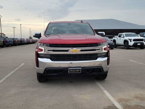 Used 2021 Chevrolet Silverado 1500 LT AWD/4WD image 3