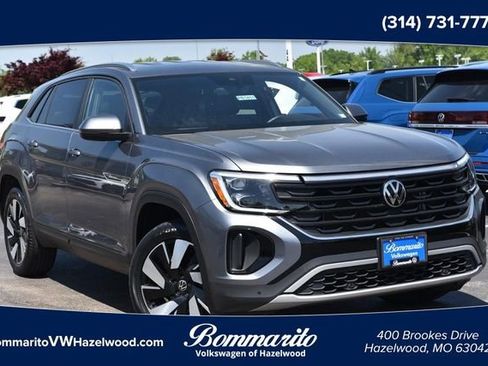 Used 2025 Volkswagen Atlas Cross Sport SE FWD image 1