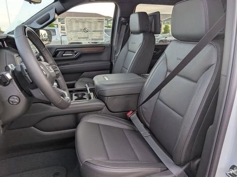 New 2026 GMC Yukon XL Denali w/ Denali Reserve Package RWD image 17