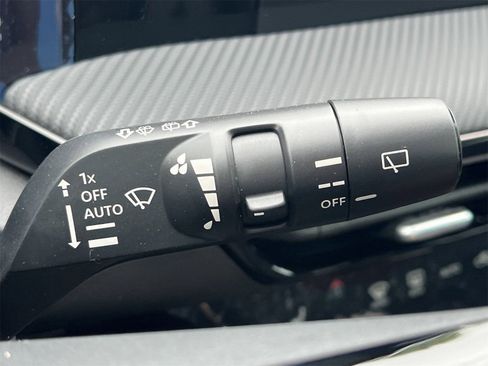 New 2025 Nissan Kicks SR w/ SR Premium Package FWD image 13