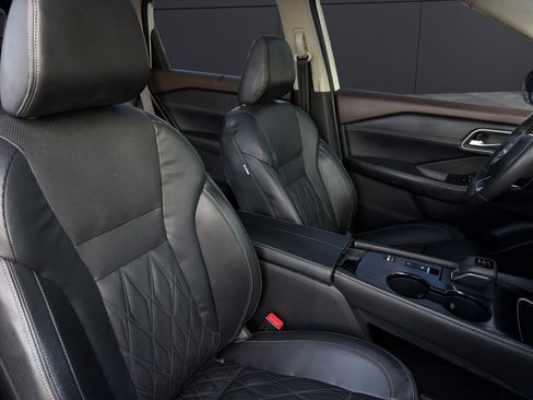 Used 2023 Nissan Rogue Platinum w/ Platinum Premium Package FWD image 14