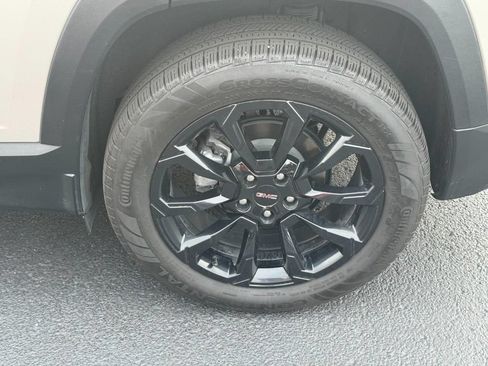 Used 2025 GMC Terrain Elevation w/ Elevation Premium Package AWD/4WD image 10
