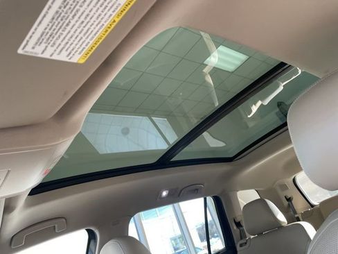 Certified 2022 Volkswagen Atlas SEL Premium image 14