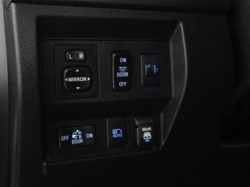 Used 2021 Toyota Tundra SR5 AWD/4WD image 27