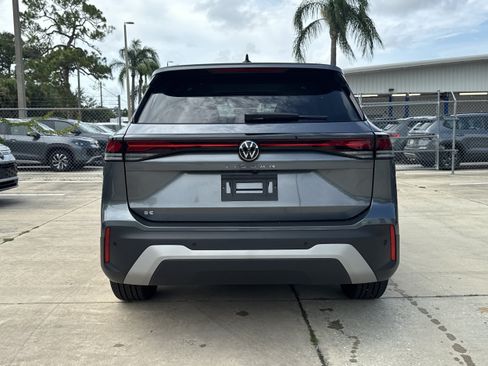 New 2026 Volkswagen Tiguan SE FWD image 5