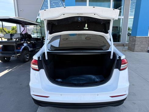 Used 2019 Ford Fusion SE FWD image 17