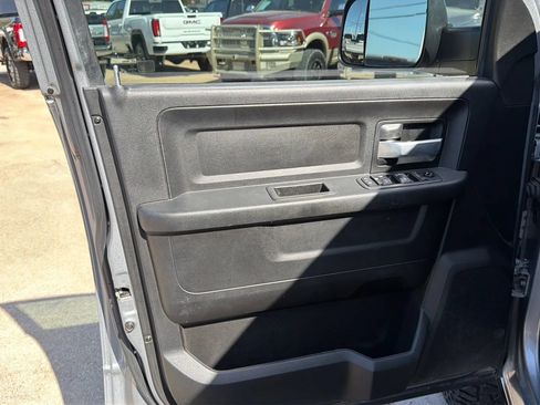 Used 2019 RAM 2500 Tradesman AWD/4WD image 9