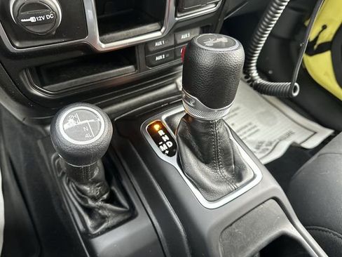 Used 2022 Jeep Wrangler Unlimited Willys w/ Xtreme Recon 35" Tire Package image 16