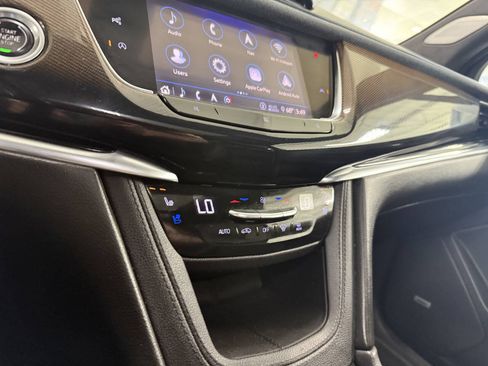 Used 2020 Cadillac XT6 Sport w/ Platinum Package AWD/4WD image 18