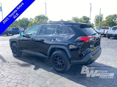Used 2021 Toyota RAV4 XLE image 3