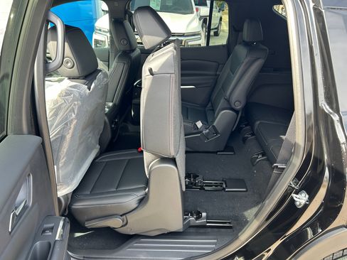 New 2026 Chevrolet Traverse LT w/ Midnight/Sport Edition AWD/4WD image 33