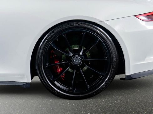 Used 2018 Porsche 911 GT3 w/ Sport Chrono Package RWD image 18