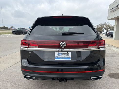 Used 2024 Volkswagen Atlas SE image 4
