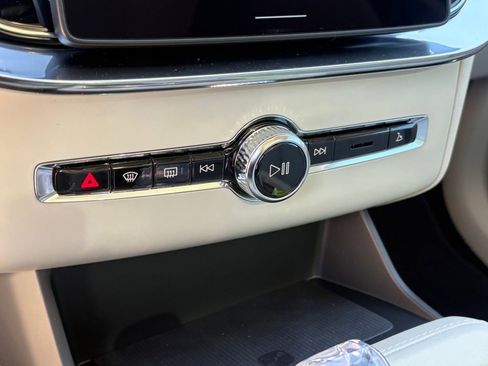 New 2026 Volvo XC90 B6 Ultra image 14