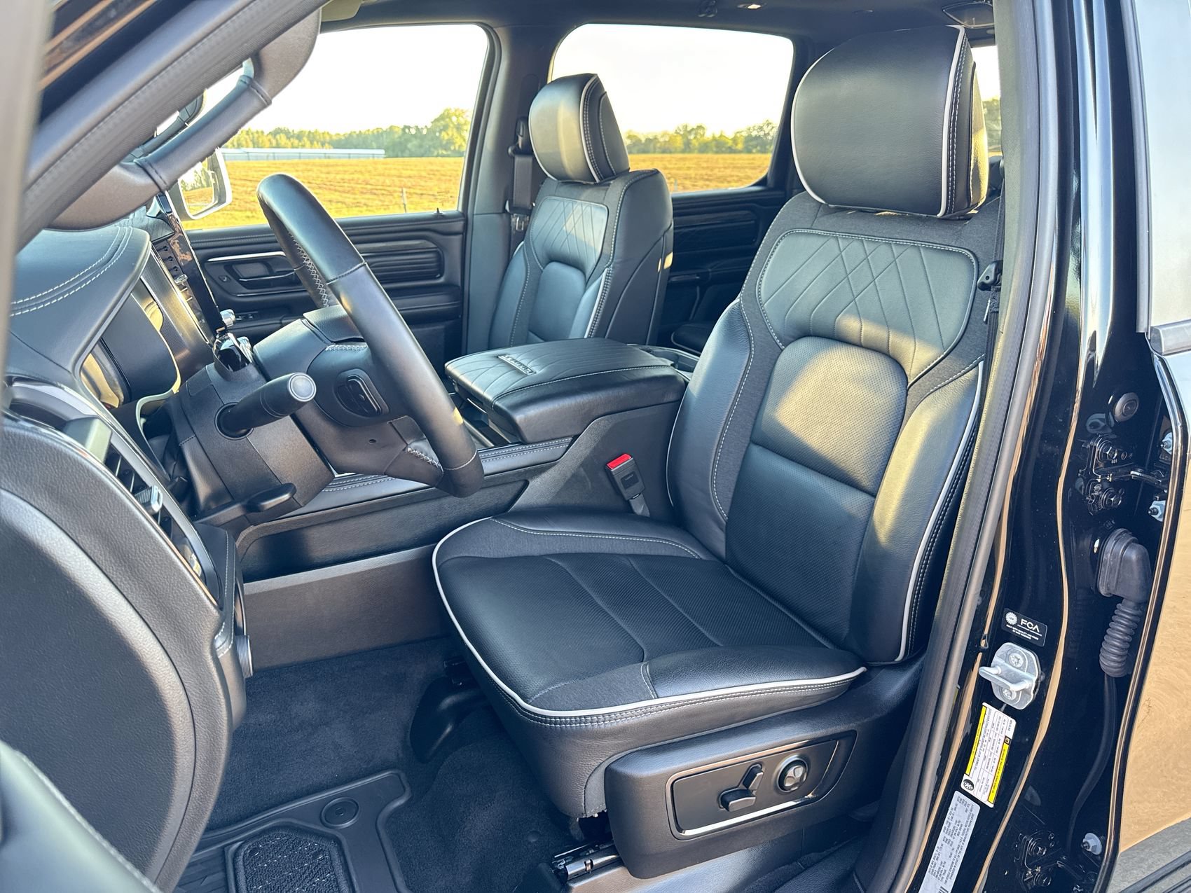 Used 2025 RAM 1500 Limited AWD/4WD image 11